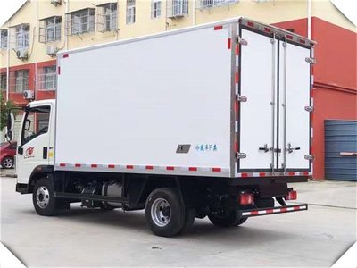 重汽四米二寬體冷藏車 大馬力重載版與肉鉤車定制方案解析