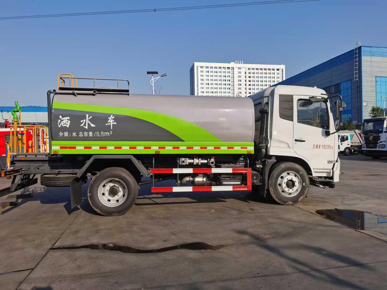 重慶綠化噴灑車與飼料車配置詳解