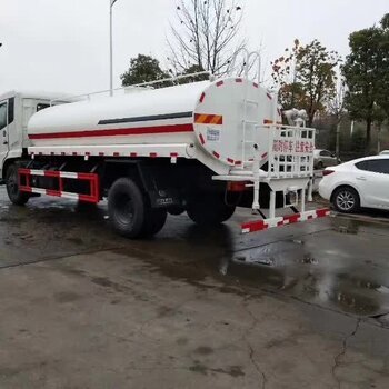 東風天錦12立方灑水車與10方噴灑車出售，兼論專用飼料車的市場應用